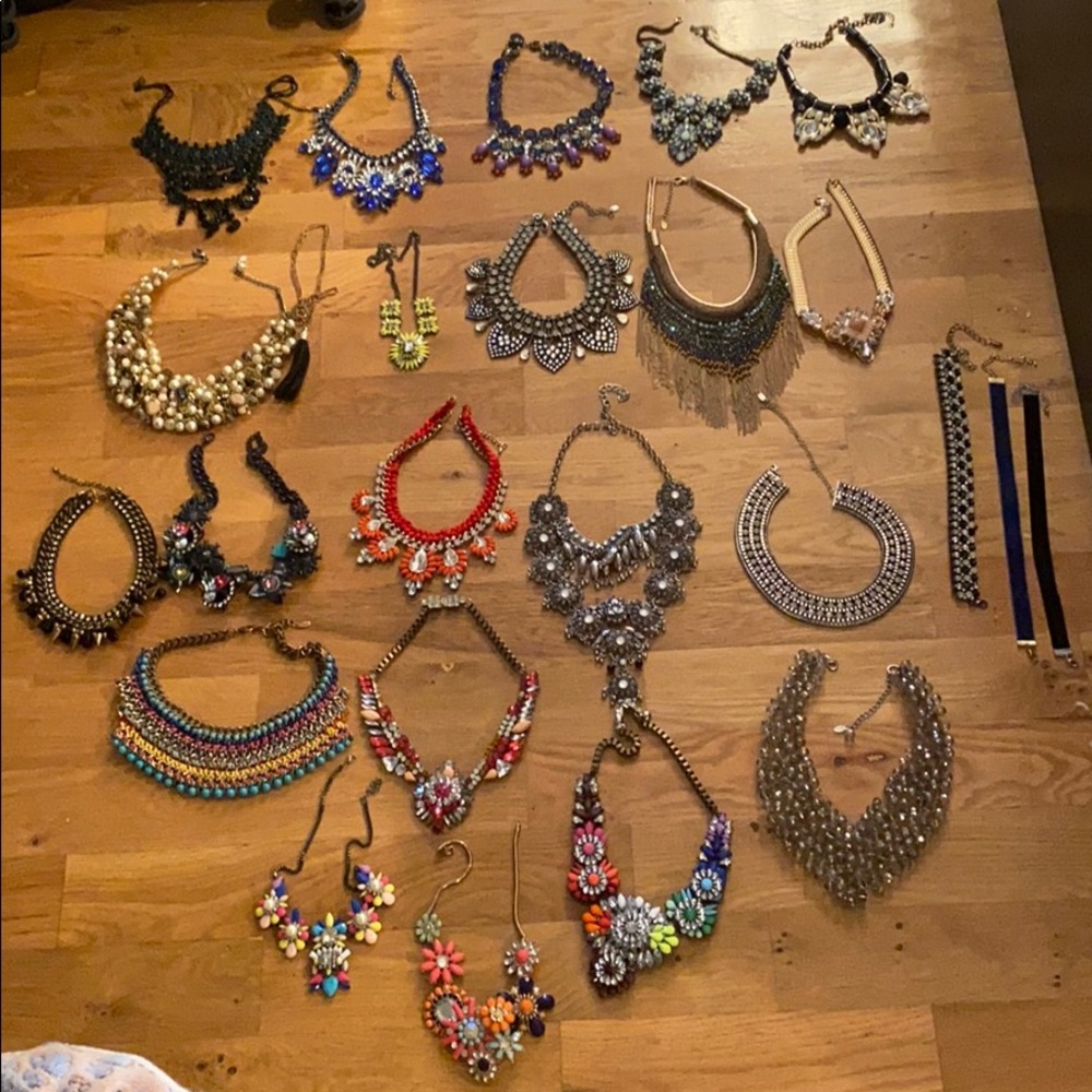 Costume Jewelry Super Bundle (25 necklaces)